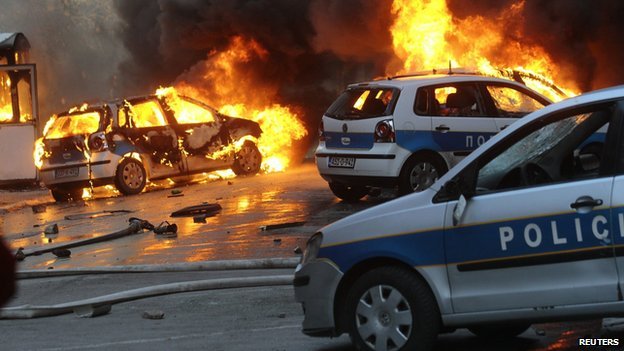 content_bosnia_police_car_burning