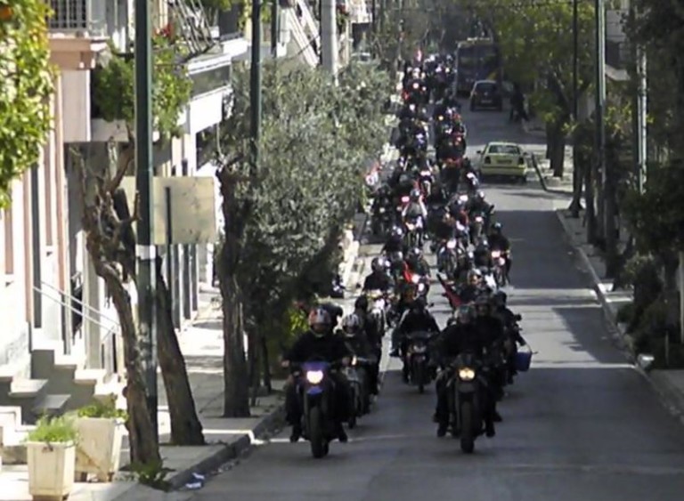 Αθήνα: Ενημέρωση απο μοτοπορεία εν όψει της δίκης για την επίθεση