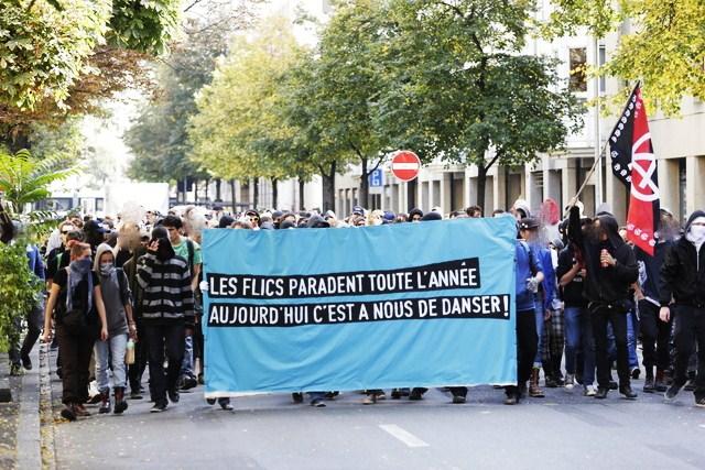 Γενεύη, Ελβετία : Σύντομη ενημέρωση από την αντιμπατσική πορεία της 4ης Οκτώβρη