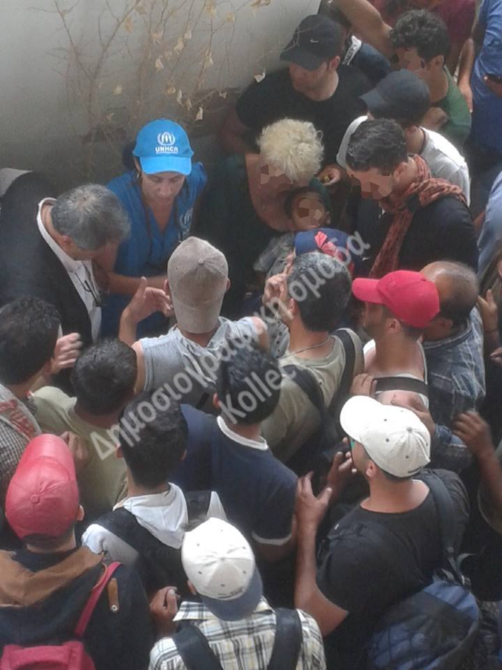 105fm, Μυτιλήνη : Ενημέρωση για τους προσαχθέντες πρόσφυγες απο το λιμάνι