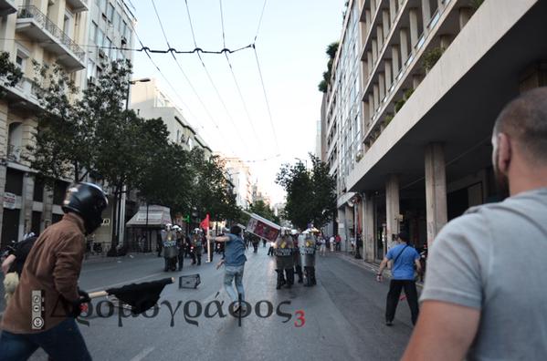 Αθήνα : Επίθεση στη μοτοπορεία στη Φιλελλήνων