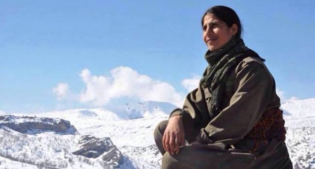 Τιμή και δόξα στην αντάρτισσα του PKK – της Ελευθερίας Ψυχογιού