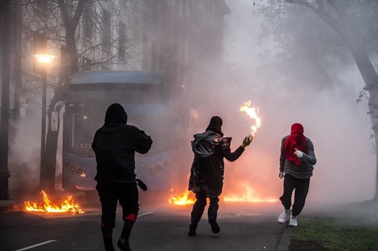 Σαντιάγο, Χιλή : Συγκρούσεις έξω από το λύκειο της Απλικασιόν (26/08)
