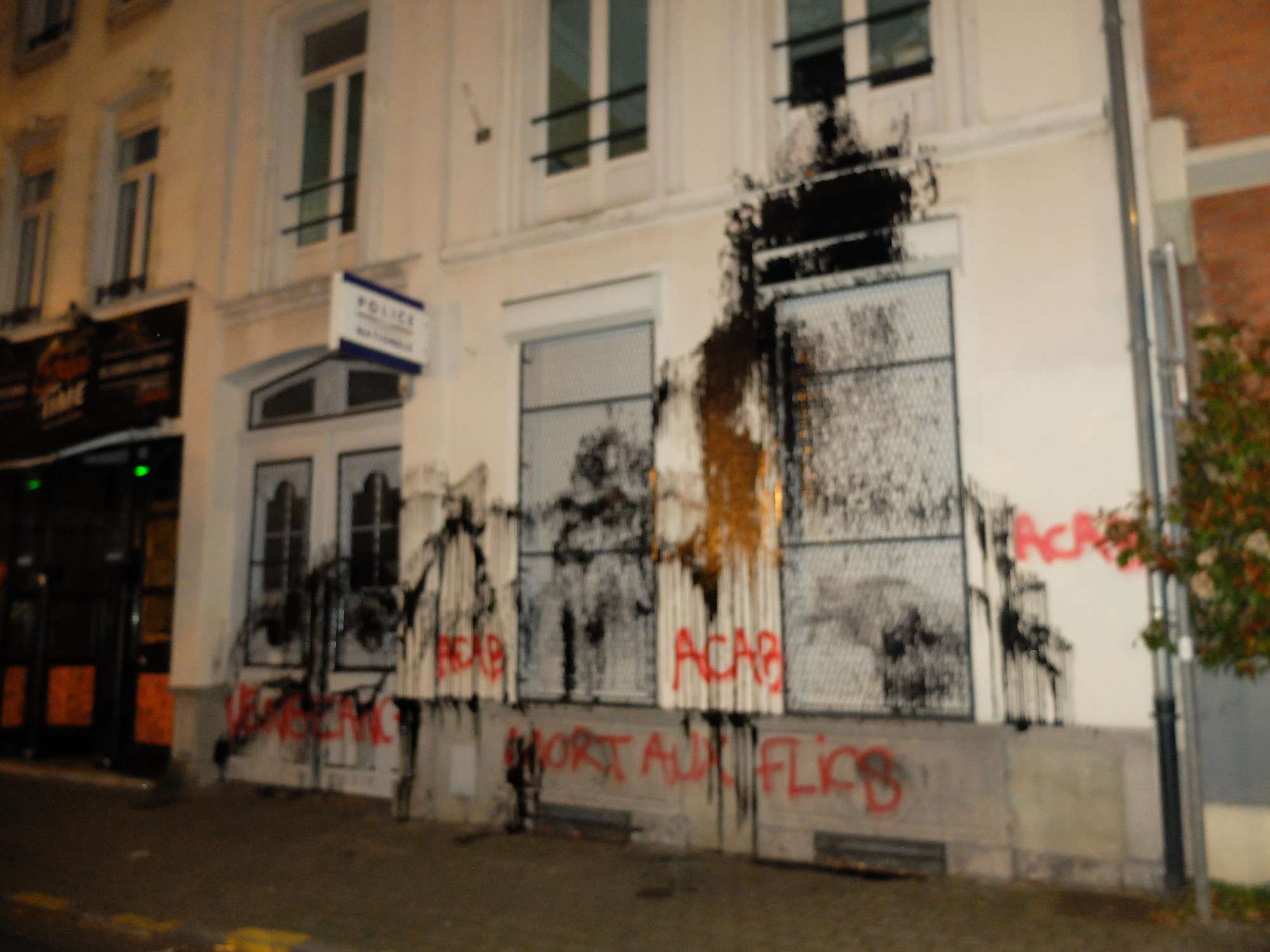 Lille, France: Beginning of revenge against a police station