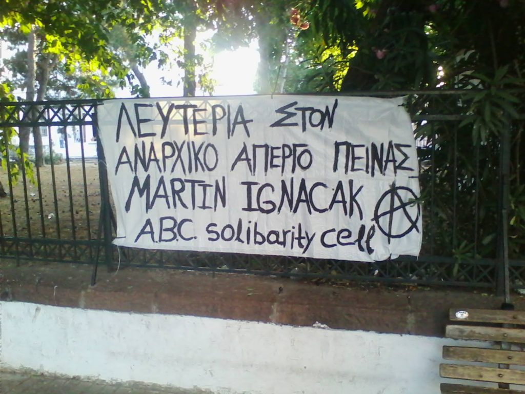 Banner in Mytilini (Lesvos Island): “Freedom for the anarchist hunger striker Martin Ignačák – ABC Solidarity Cell”