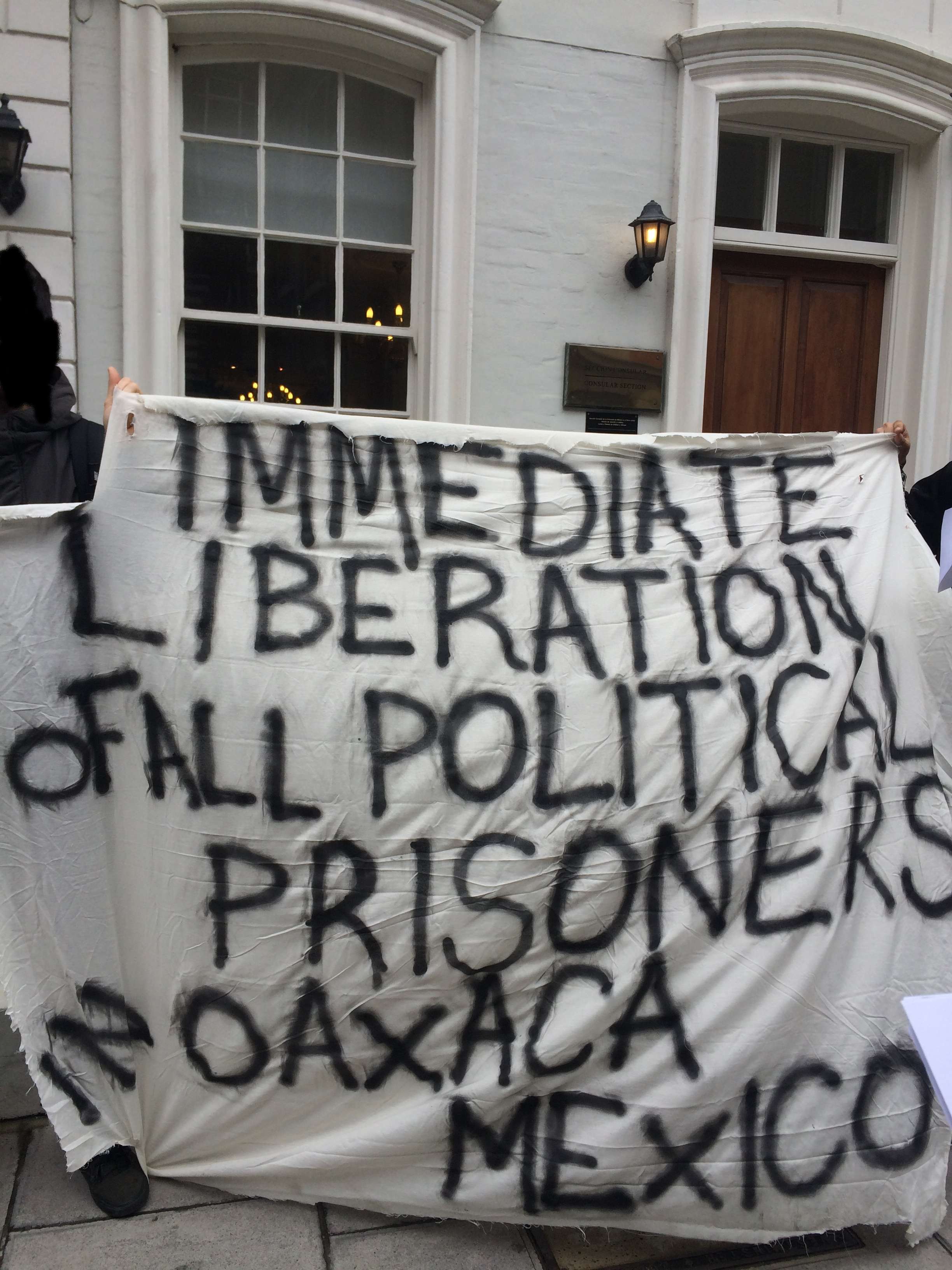 Λονδίνο: Παρέμβαση αλληλεγγύης στους εξεγερμένους της Οαχάκα