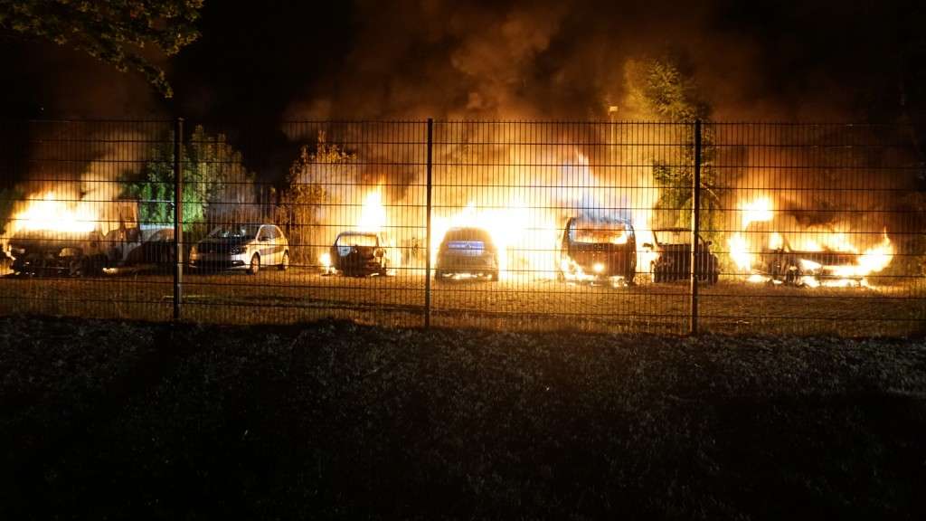 Berlin, Germany: Arson attack against Public Order Office vehicles for Black July