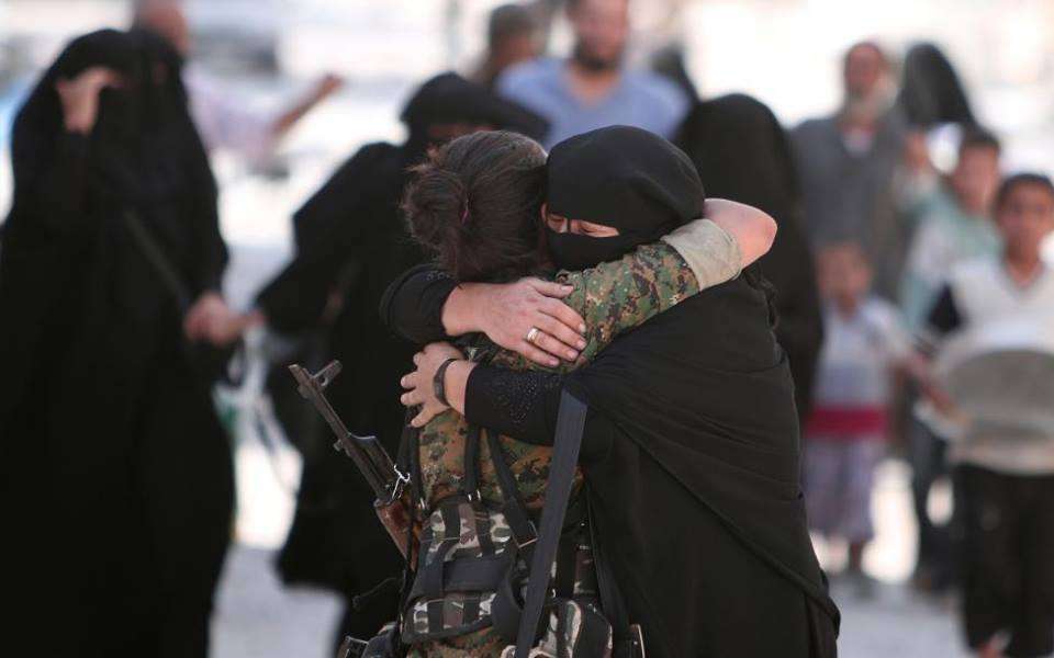Συρία: Πανηγυρισμοί για την απελευθέρωση της πόλης Manbij απο τους φασίστες του ISIS