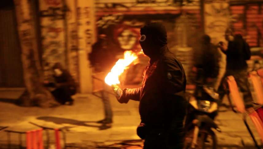 Athens, Greece: Anarchists “welcome” Barack Obama – 15 November 2016 Riot [video]