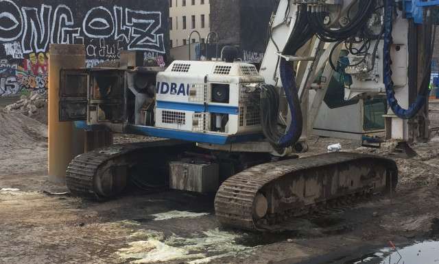 Berlin, Germany: Excavator torched – against the G20 Summit