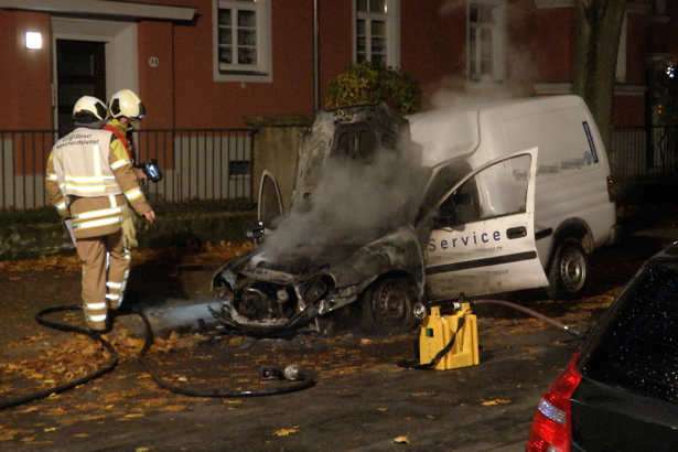 Dresden, Germany: Arson attack against a vehicle owned by war profiteers ThyssenKrupp