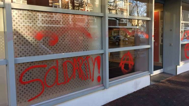 Den Haag, Netherlands: 9 ATMs attacked in solidarity with the anarchists accused of bank robbery
