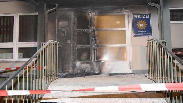 Berlin, Germany: Arson attack on a police station against the Police Congress & the G20 Summit