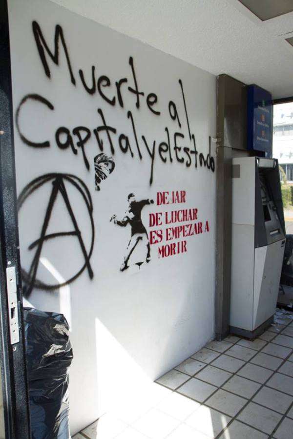 Mexico: Anarchist graffiti in Oaxaca City