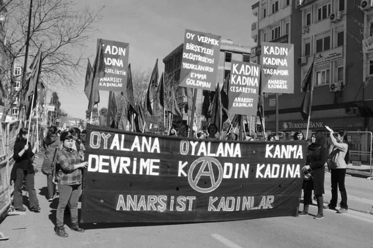 Anarşist Kadınlar’dan Kara Mor 8 Mart Haftası