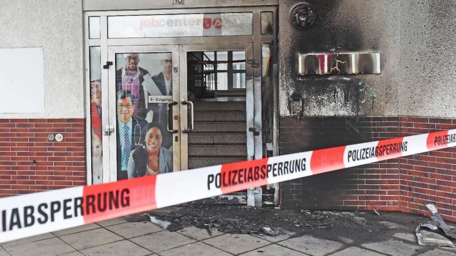 Bremen, Germany: Incendiary attack against Jobcenter