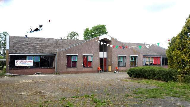 Waverveen, Netherlands: New Squat – A school building that has been empty for 7 years was squatted