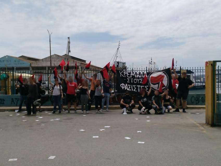 ΟΡ.Μ.Α.: Εκδίωξη φασιστών της Χρυσής Αυγής από τα εκδοτήρια των Ferry Boat στο Πέραμα