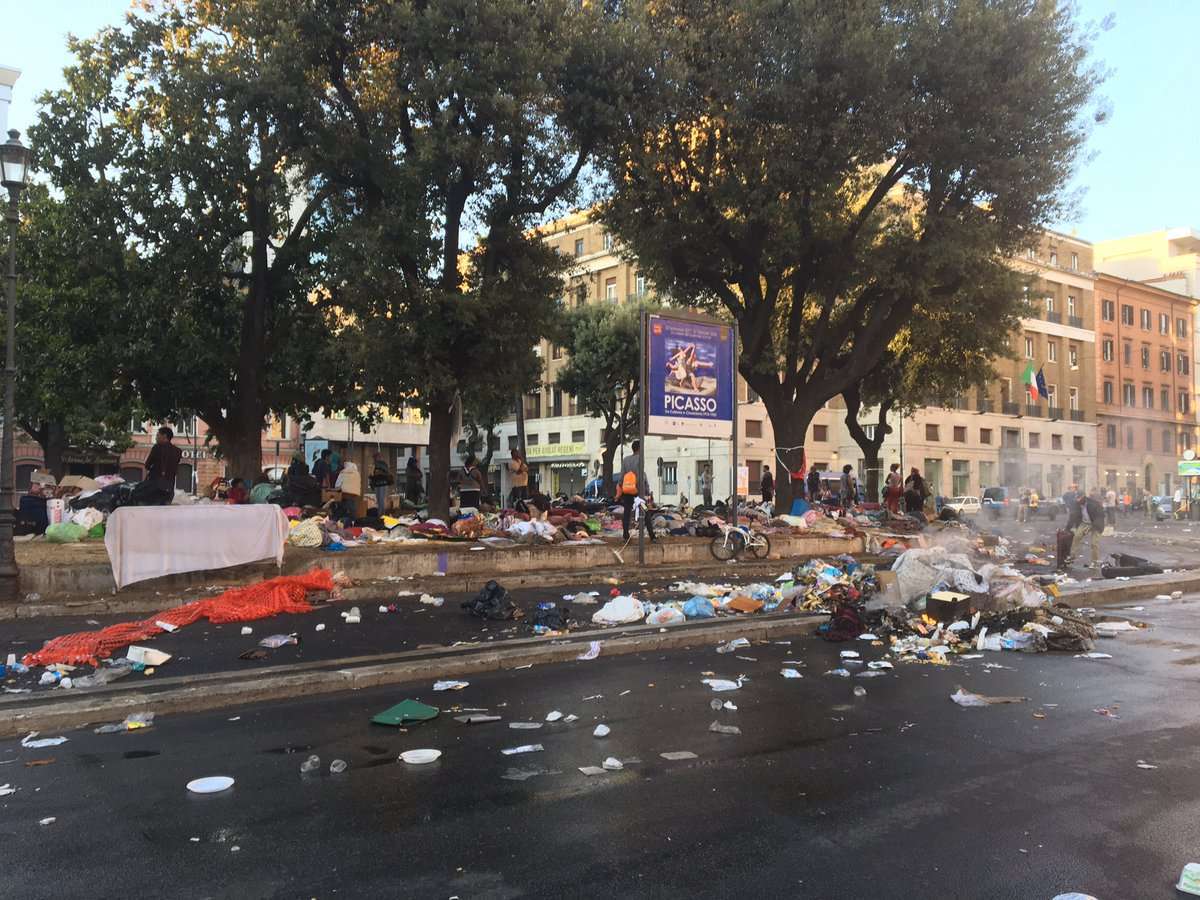 Roma, IT : Scontri e feriti in piazza Indipendenza