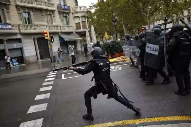 Anarchists on the CatalanReferendum: Three Perspectives from the Streets of Catalonia