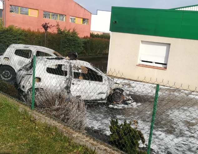 Ariège, France: Arson Attack against Energy Company GRDF Service Vehicles