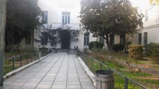 Βόλος: Ανάληψη ευθύνης για επίθεση με μπογιές στο Δικαστικό μέγαρο και στα γραφεία ΣΥΡΙΖΑ