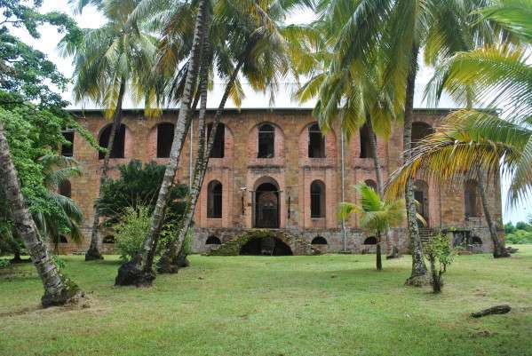 1892 – 1894: Η εξέγερση και η σφαγή στη φυλακή της νήσου Καγιέν στη Γαλλική Γουιάνα