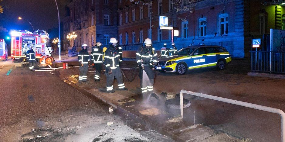 Hamburg, Germany: Courthouse Attacked with Fire, Stones and Paint