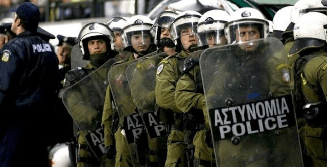 Αθήνα: Επίθεση αστυνομίας σε Τούρκους διαδηλωτές