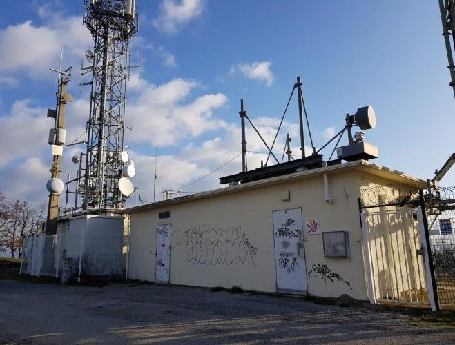 Savasse, Francia: Incendiata una antenna per la telefonia mobile
