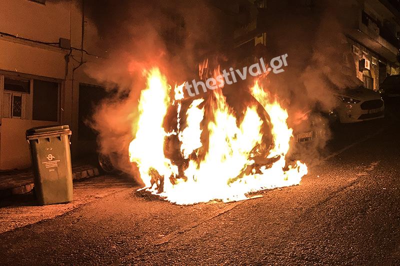 Thessaloniki, Greece: Turkish diplomatic vehicle torched