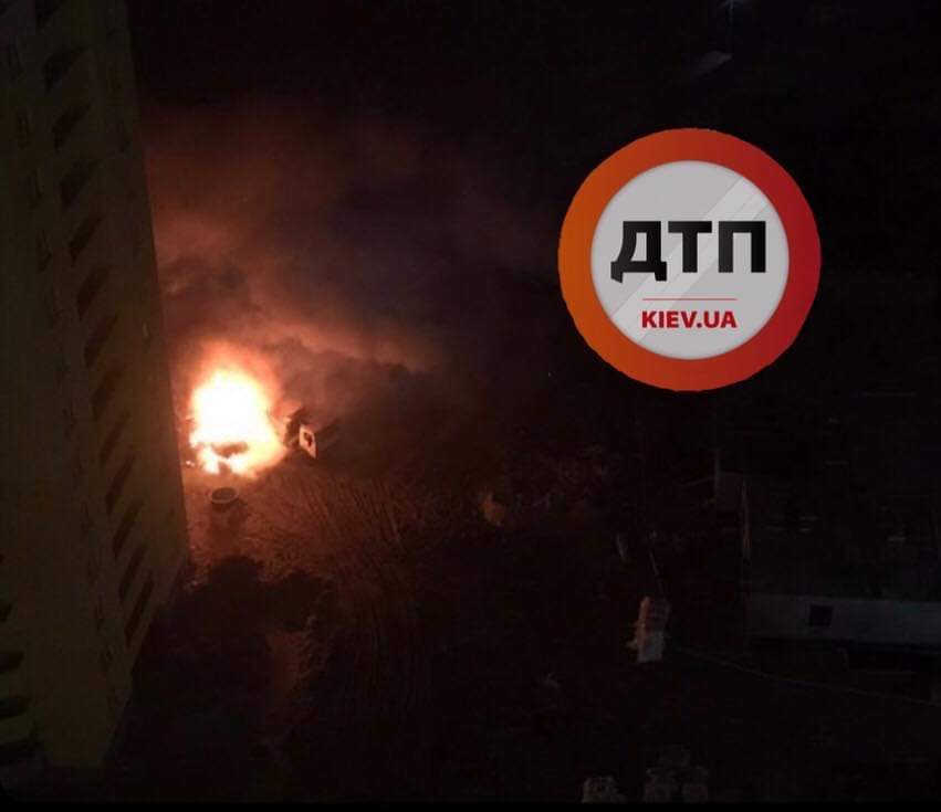 Novosilki, Ucraina: Attacco incendiario contro un macchinario di Atlant