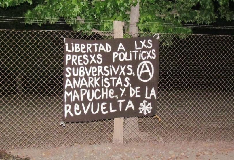 Provincia de Maipo, Chile: Barricadas en solidaridad con lxspresxspolíticxs en guerra y en memoria del compañero Kevin Garrido Fernández